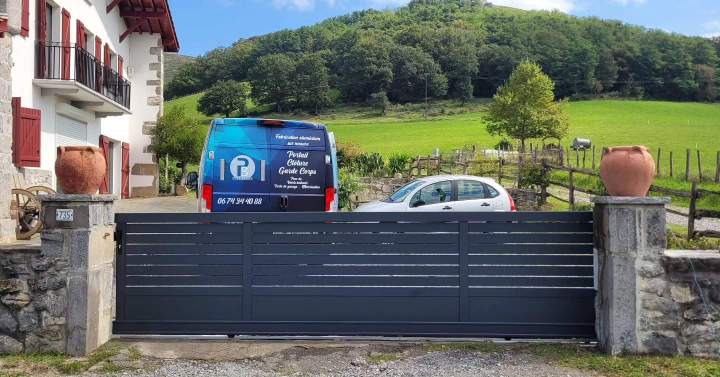 Installation de volets battants Hasparren